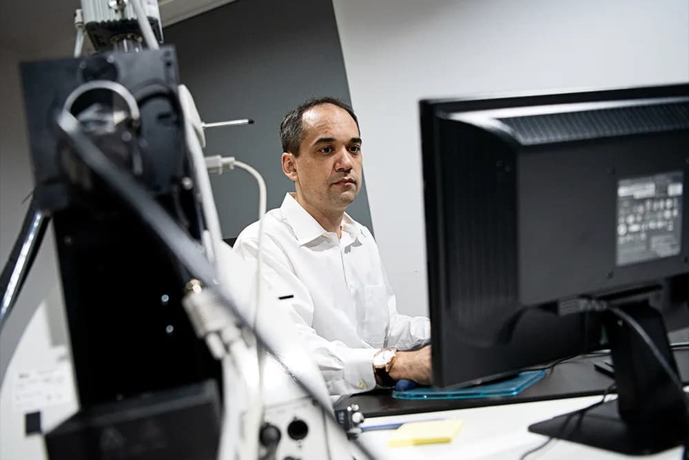 X-ZELL cytology screening workstation